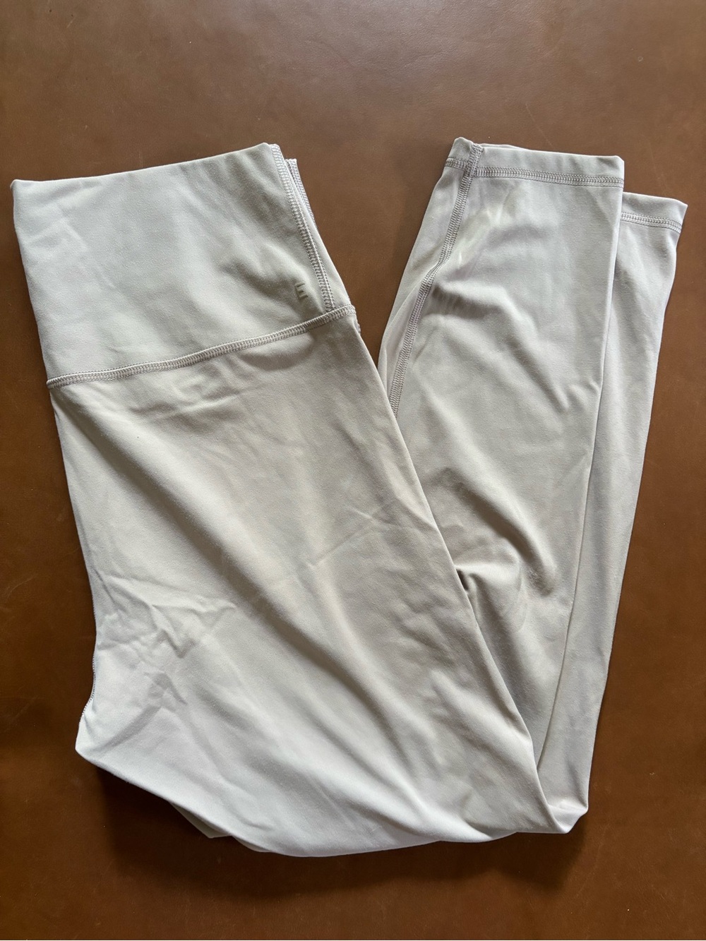 Everlane Women’s Light Beige Legging